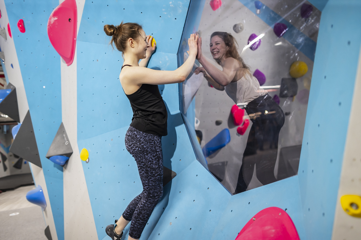 Stärke Dein Team in der Boulderwelt Hamburg!